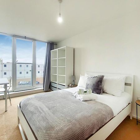 Free Parking - Two Bed Apartment By London Docklands Bagian luar foto