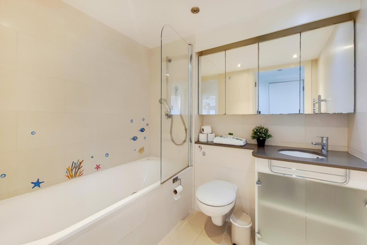 Free Parking - Two Bed Apartment By London Docklands Bagian luar foto